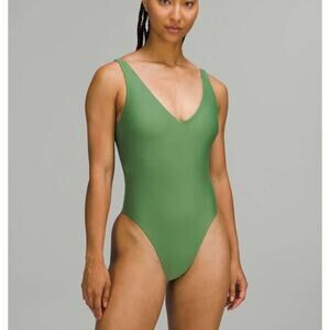 Lululemon Waterside V-Neck One-Piece Swimsuit Cedar Green Size 8-B/C Cup-EUC